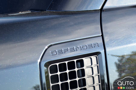 2022 Land Rover Defender 110 V8 - Defender logo